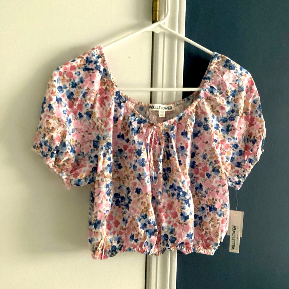 WALLFLOWER Women S puff sleeve crop top